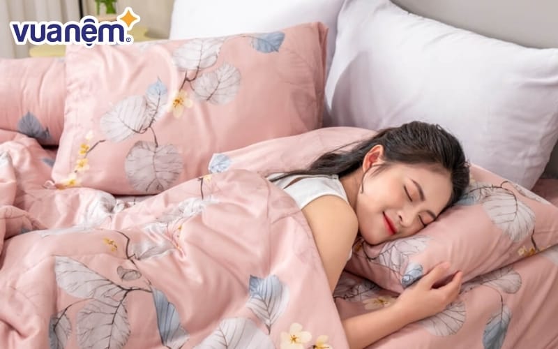 Chăn chần Tencel Amando Celia có thiết kế trang nhã cùng chất liệu thân thiện với làn da.
