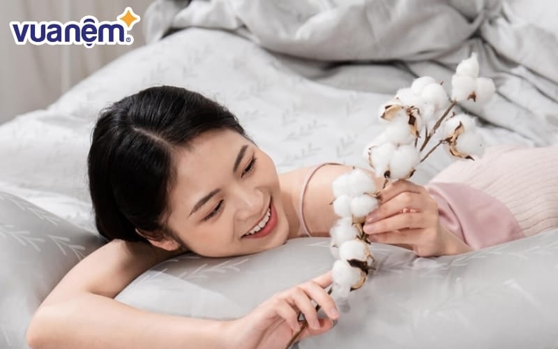 Không chỉ mang lại sự thoải mái, chăn hè còn được thiết kế tinh tế với nhiều họa tiết hiện đại
