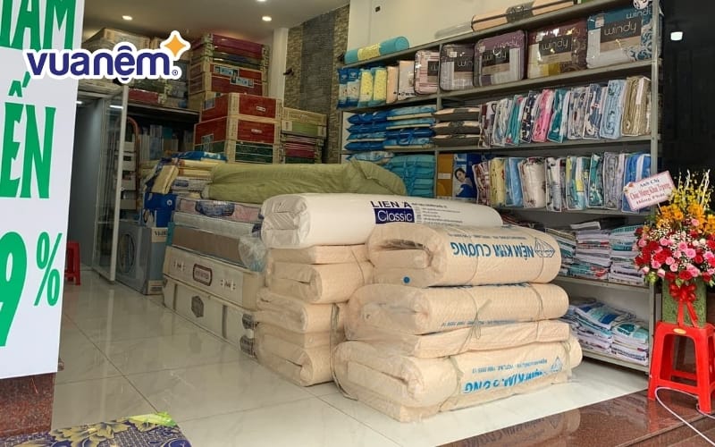 Cửa hàng chăn ga gối đệm bình dân tại quận Hoàn Kiếm