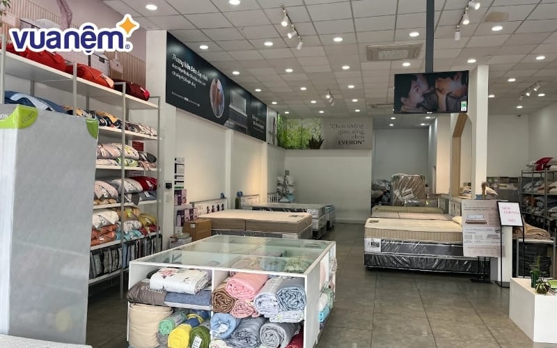 Không gian cửa hàng Everon
