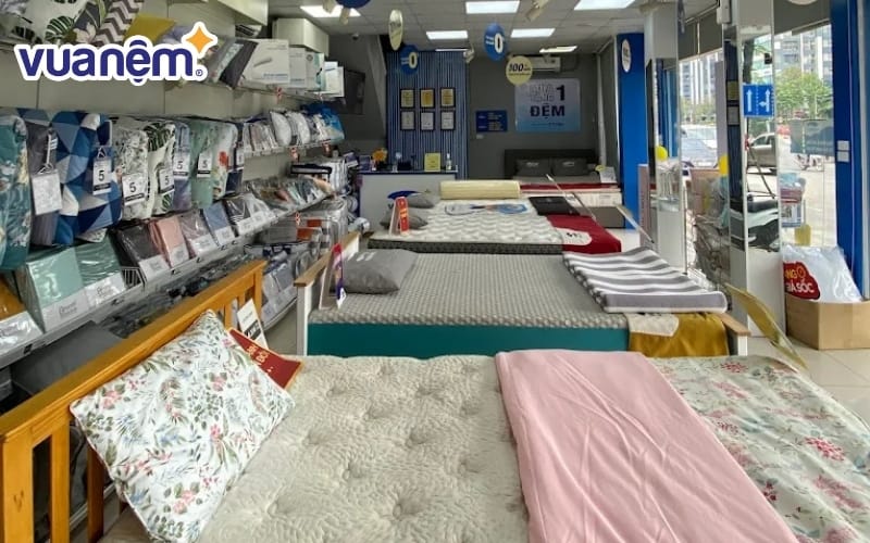 Không gian cửa hàng Vua Nệm tại Hai Bà Trưng