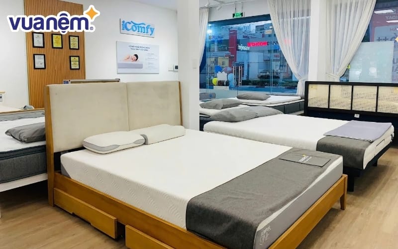 Các sản phẩm được trưng bày tại cửa hàng Vua Nệm