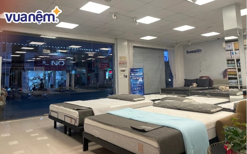 Không gian mua sắm tại cửa hàng Vua Nệm ở Hải Phòng