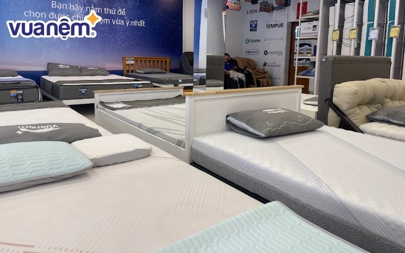 Không gian mua sắm tại cửa hàng Vua Nệm ở Hải Phòng