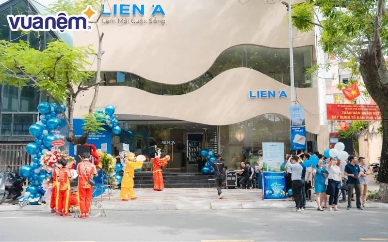 Cửa hàng Liên Á