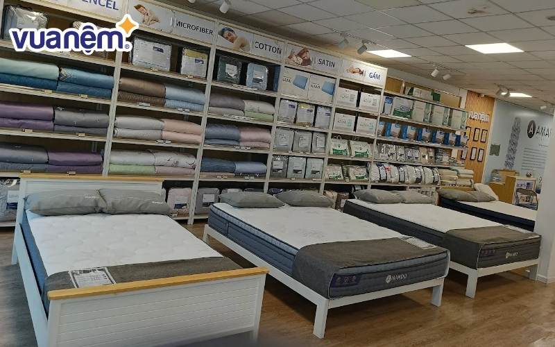 Không gian cửa hàng Vua Nệm tại Hóc Môn