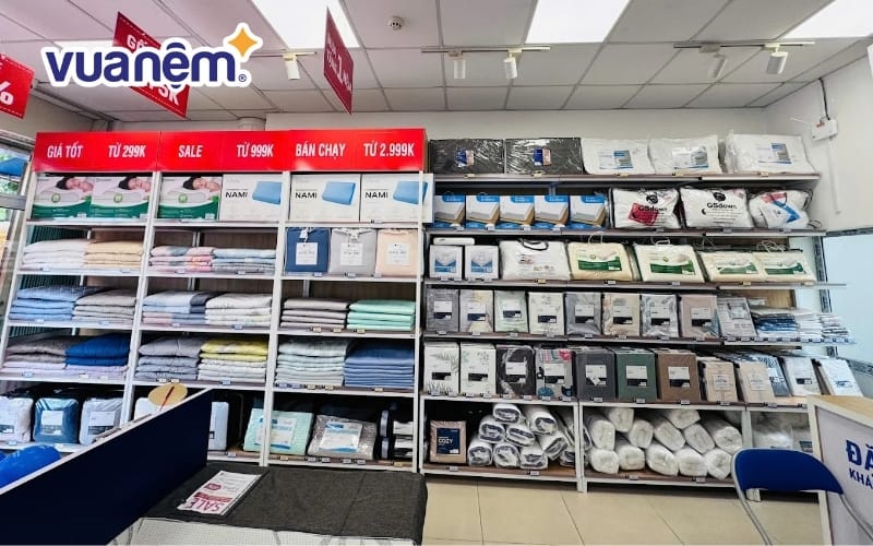 Không gian trưng bày sản phẩm tại Vua Nệm