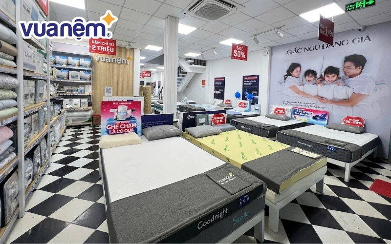 Không gian trưng bày sản phẩm tại cửa hàng Vua Nệm