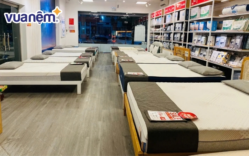 Cửa hàng Vua Nệm tại Sơn Tây trưng bày nhiều sản phẩm