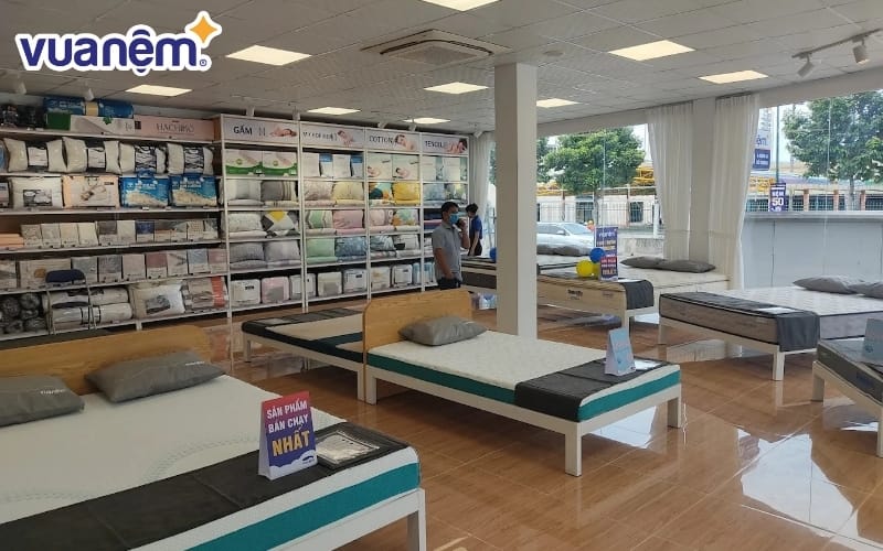 Không gian mua sắm tại Vua Nệm ở Thủ Đức