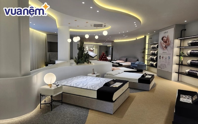 Cửa hàng nệm Liên Á có không gian hiện đại