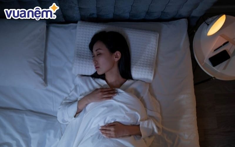 Người dùng nên đầu tư nệm cao su chất lượng để giấc ngủ trọn vẹn hơn