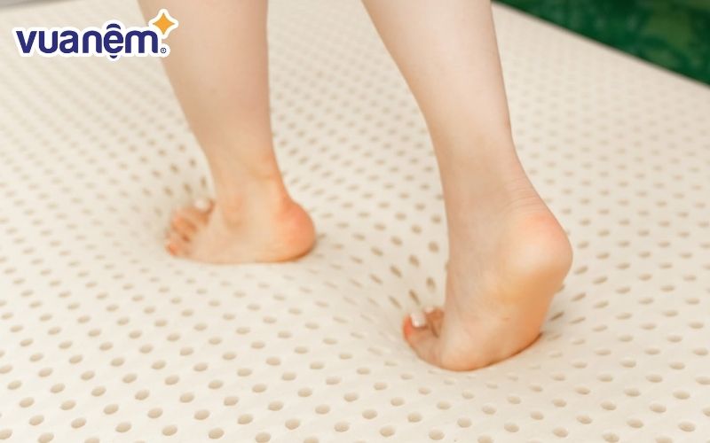 Kiểm tra độ đàn hồi của nệm
