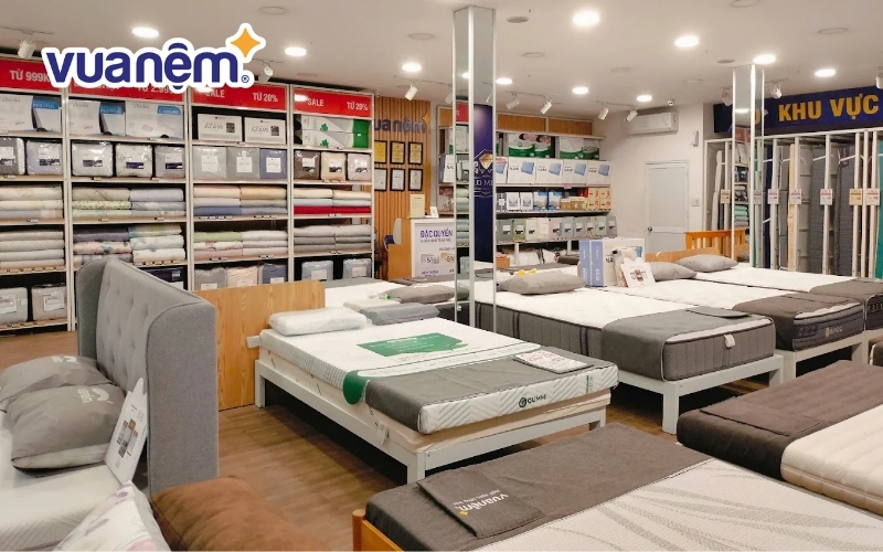 Trải nghiệm nệm trực tiếp tại cửa hàng Vua Nệm