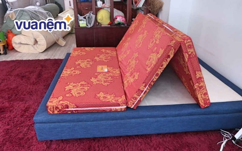 Nệm bông ép Kim Cương phù hợp cho những ai thích nằm nệm cứng