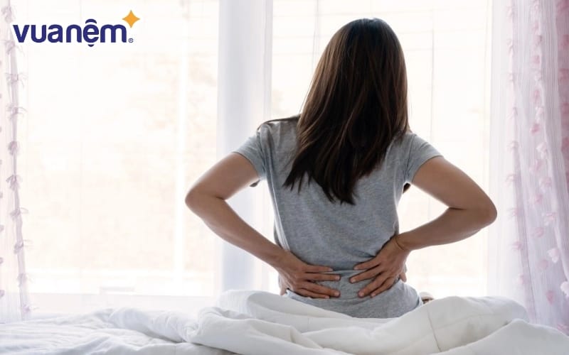 Nằm nệm lò xo kém chất lượng ảnh hưởng tới cột sống