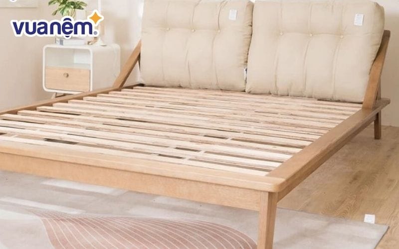 Thay ván ép hoặc dát giường để hạn chế tình trạng nệm lò xo bị lún