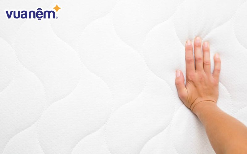 Nhiệt độ thích hợp để giặt chăn ga gối nệm sẽ phụ thuộc vào từng loại chất liệu làm nệm