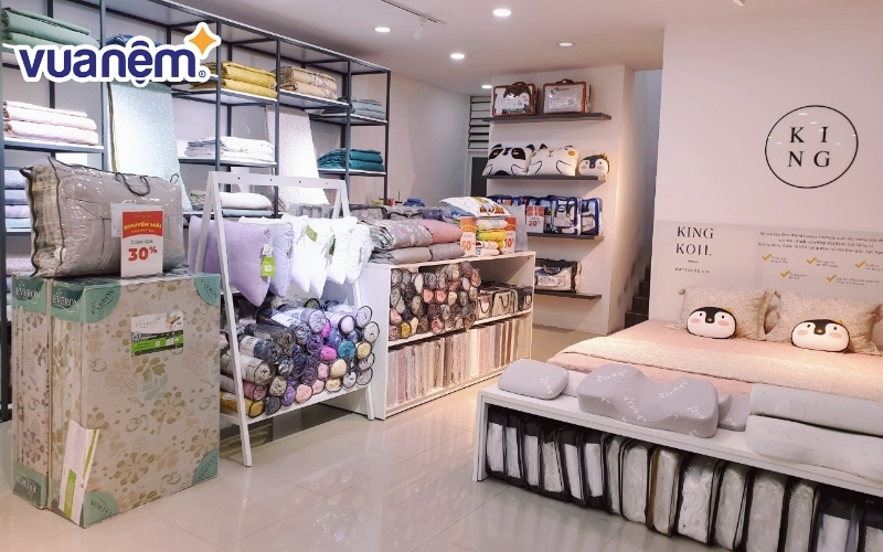 Không gian cửa hàng Everon tại TPHCM