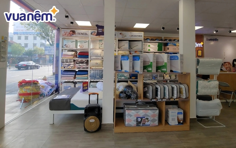 Không gian mua sắm tại cửa hàng Vua Nệm quận Phú Nhuận