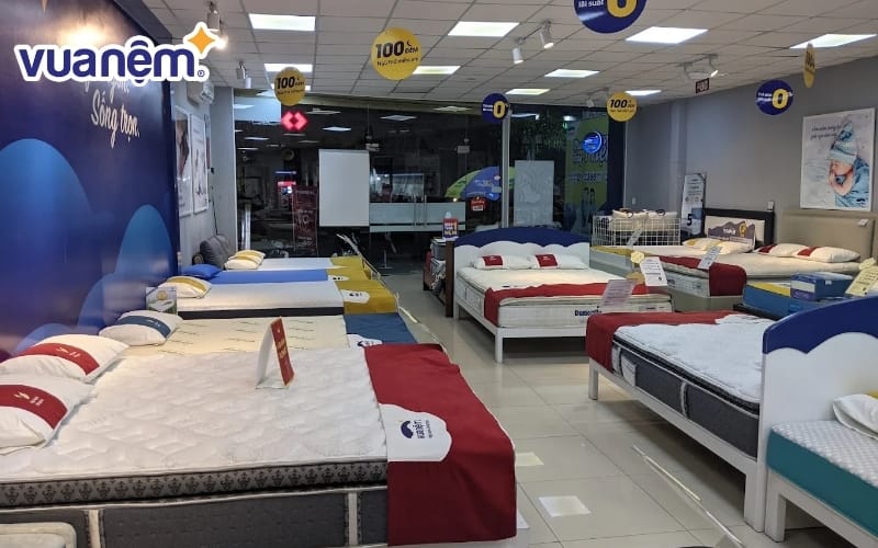 cua hang chan ga goi nem tai quan 1 2