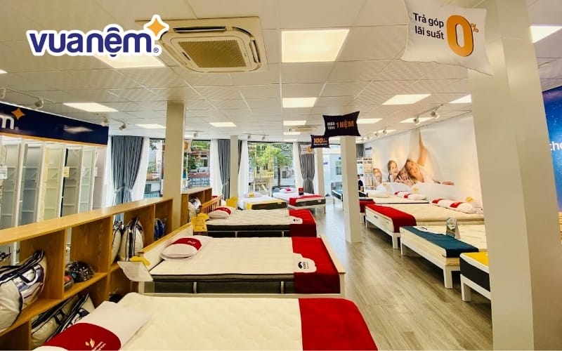 Không gian trưng bày tại Vua Nệm Quận 11