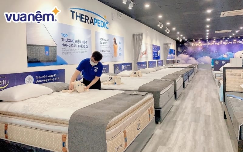 Không gian mua sắm rộng rãi tại cửa hàng Vua Nệm quận 2