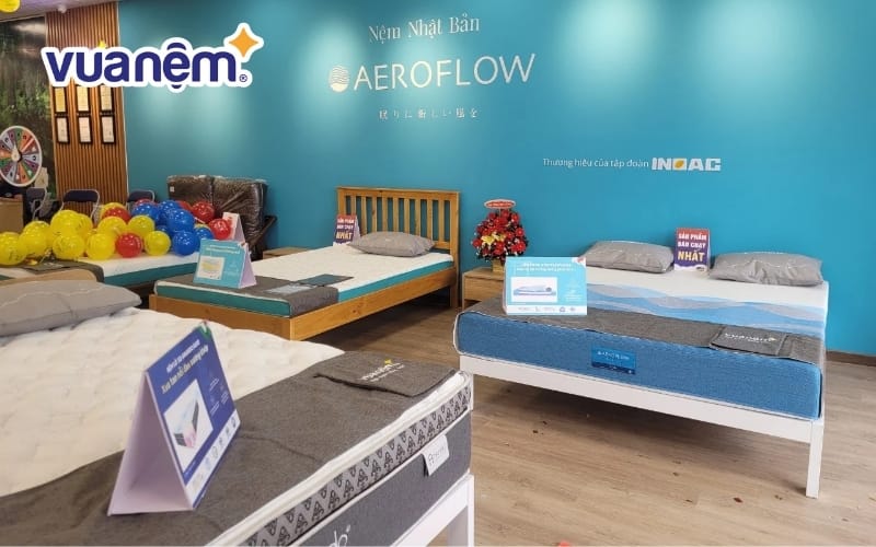 Không gian trưng bày ở Vua Nệm Quận 9