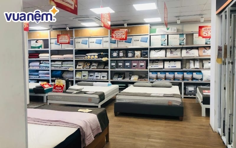 Cửa hàng Vua Nệm quận Ba Đình trưng bày đa dạng sản phẩm