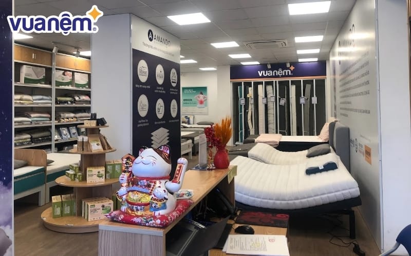 Cửa hàng Vua Nệm quận Ba Đình trưng bày đa dạng sản phẩm