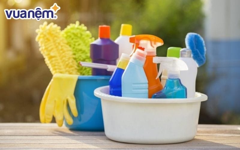 Nệm tiếp xúc với các hóa chất không phù hợp