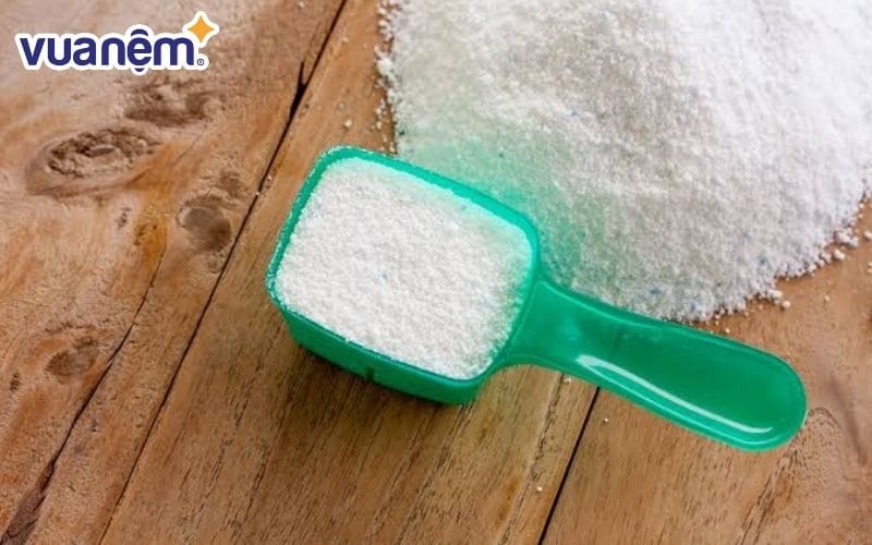 Sử dụng bột giặt để khắc phục nệm cao su bị đen
