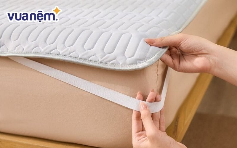 Topper giúp bảo vệ nệm hiệu quả trong mùa mưa