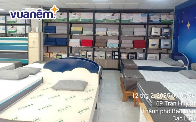 Không gian mua sắm tại cửa hàng Vua Nệm