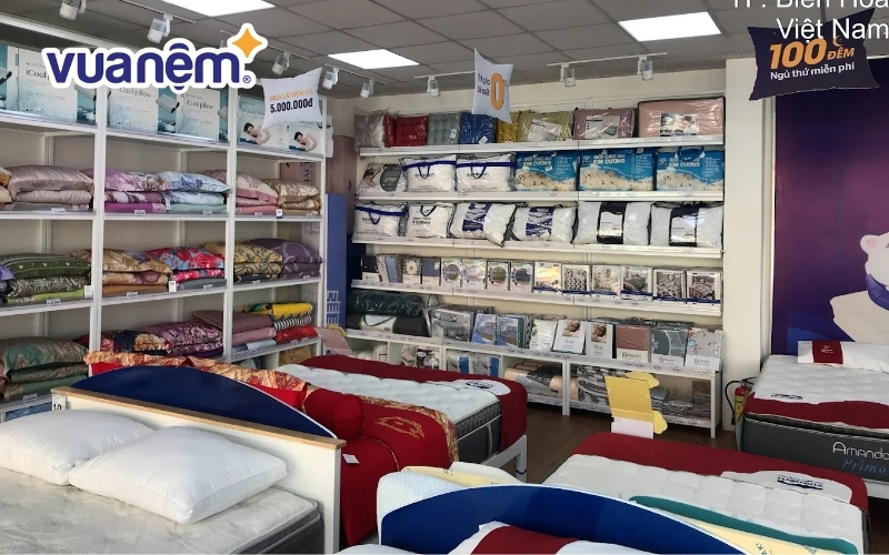 Không gian mua sắm tại cửa hàng Vua Nệm