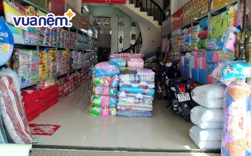 Đại lý Hoàng Thúy