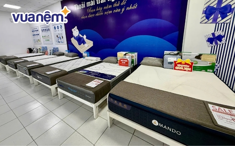Nằm thử nệm Liên Á tại Vua Nệm