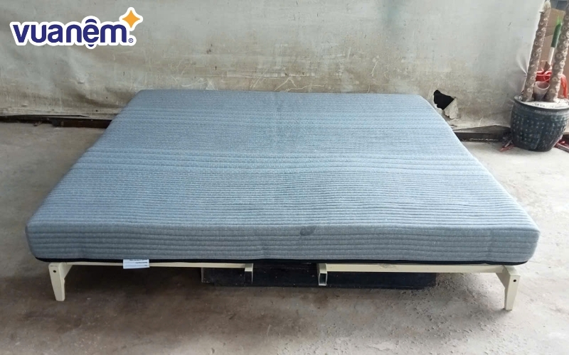 Cảnh báo sức khỏe khi sử dụng nệm cũ ẩm mốc, xẹp lún lâu