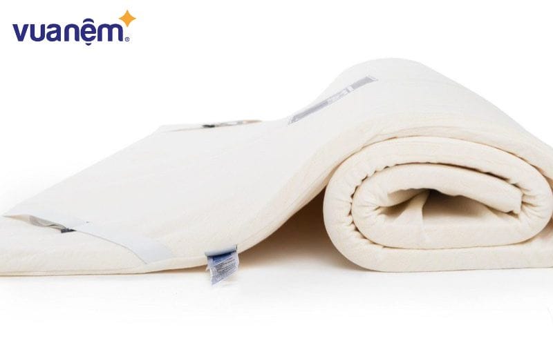 Topper cao su Liên Á sử dụng 100% cao su thiên nhiên, có độ dày 2.5cm