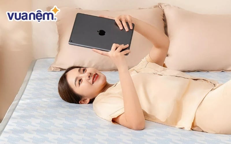 Lớp vải lưới giúp lưu thông không khí, hạn chế tích tụ nhiệt