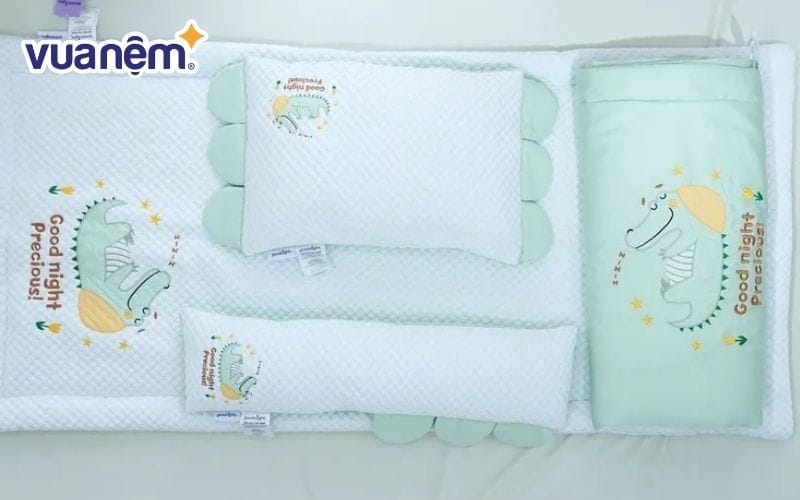 Trang bị bộ trải cho bé đi học mẫu giáo của Vua Nệm