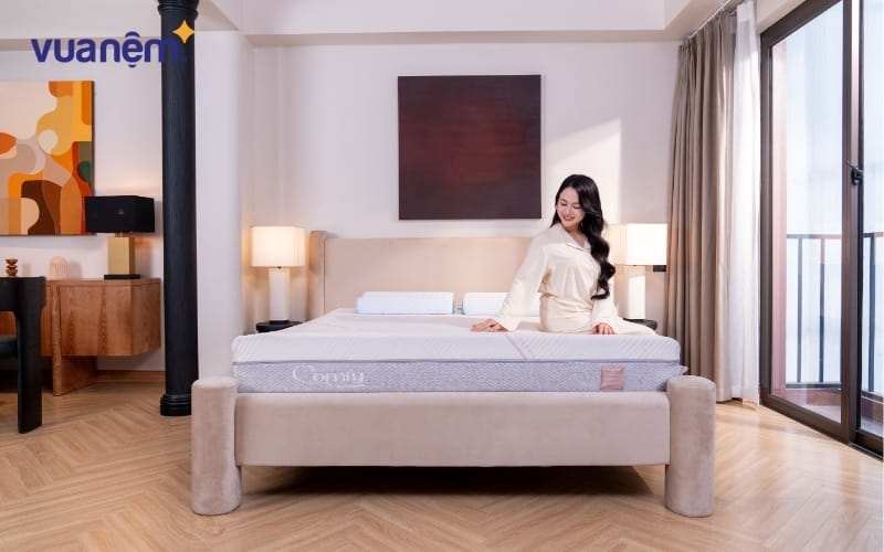 Cấu trúc Foam đặc biệt này hoạt động như hàng ngàn lò xo tí hon, ôm sát và nâng đỡ từng đường cong cơ thể