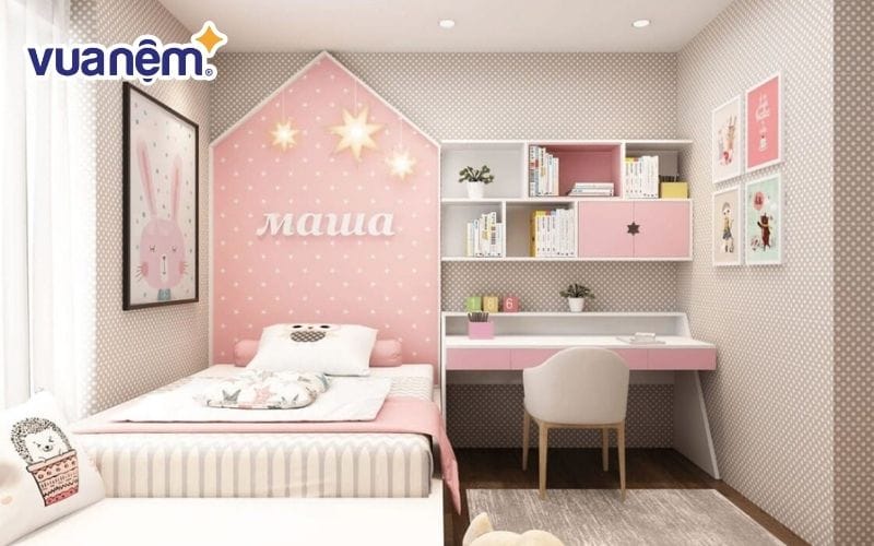 Không kê đầu giường của con hướng vào bàn thờ