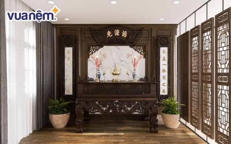 Nằm ngủ chân hướng vào bàn thờ được không?