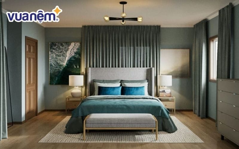 Nên tránh đặt giường ngủ của vợ chồng phía sau bàn thờ