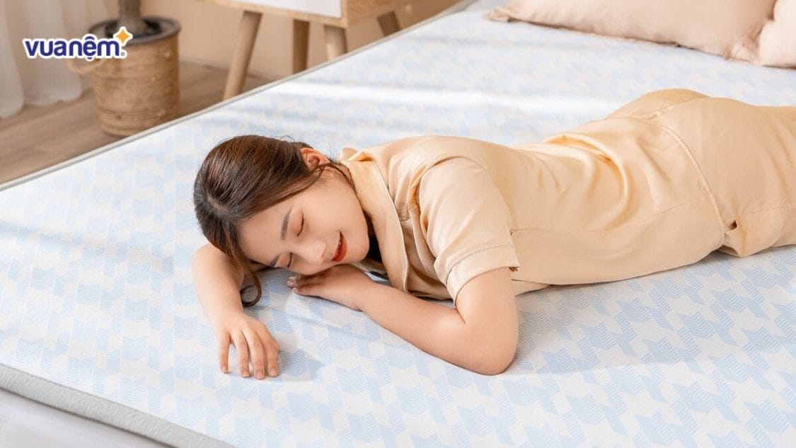 Cách giặt chiếu điều hòa đúng cách, không làm hỏng chiếu