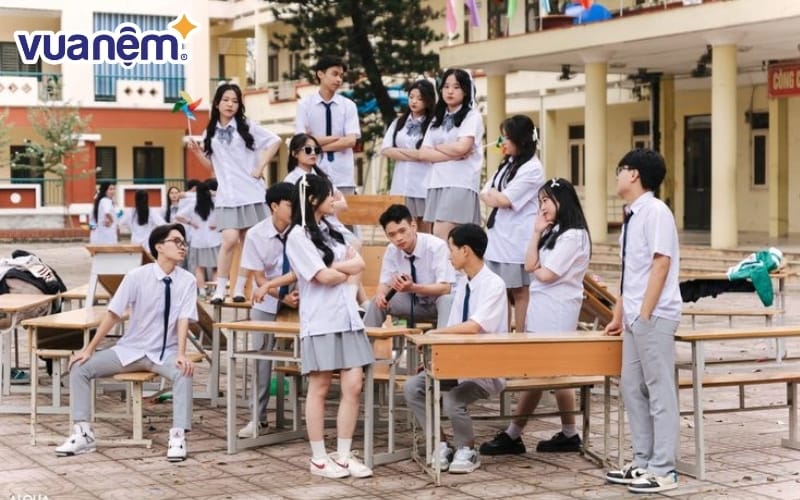 Mơ thấy bạn học cũ cấp 1 liên quan đến ký ức tuổi thơ và sự hồn nhiên