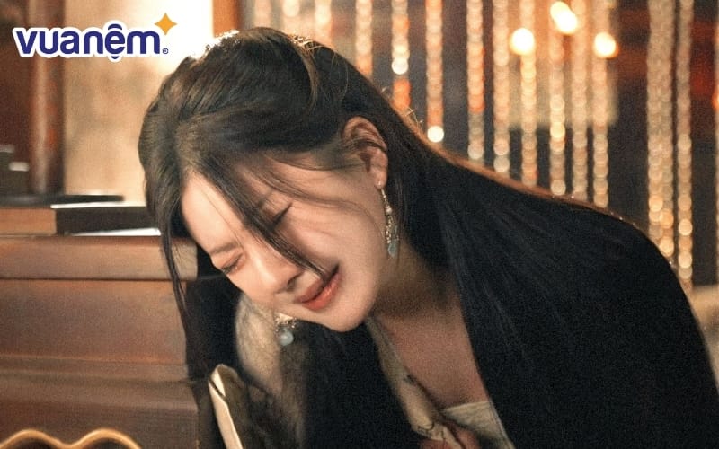 Mơ thấy mình khóc không thành tiếng thể hiện cảm giác bất lực và mắc kẹt