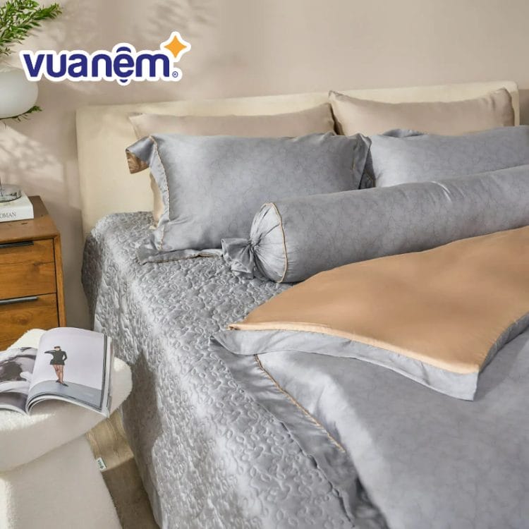 Điểm qua các món đồ thiết kế cho căn phòng tone trắng xám