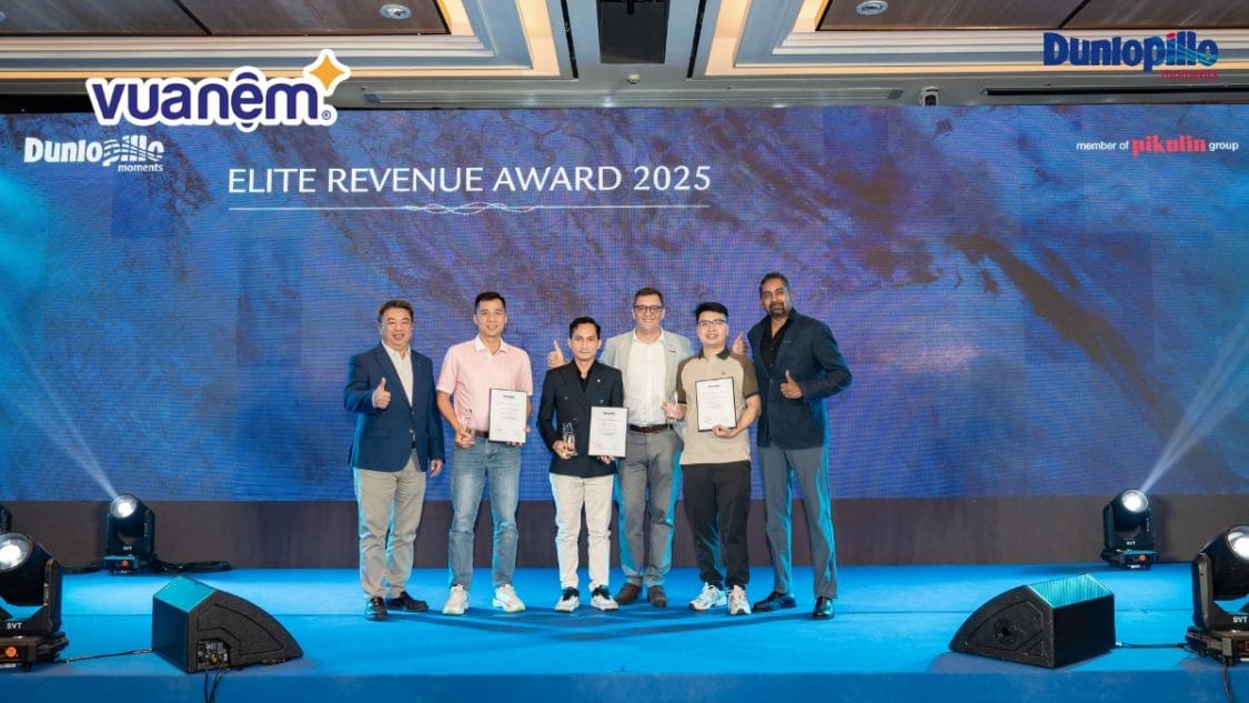 Vua Nệm tự hào đón nhận hai giải thưởng doanh thu xuất sắc và đối tác bền vững của Dunlopillo